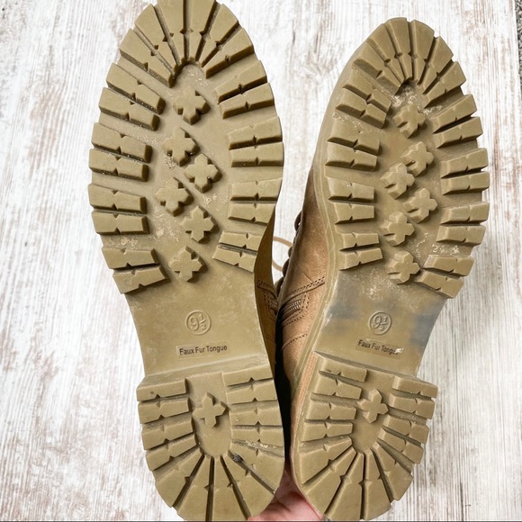 Universal Threads Brown Faux Fur Lace Up Boots Size 9.5 - Picture 5 of 5